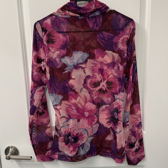 White house black market WHBM long sleeve mesh turtleneck NWOT size medium - Picture 5 of 5